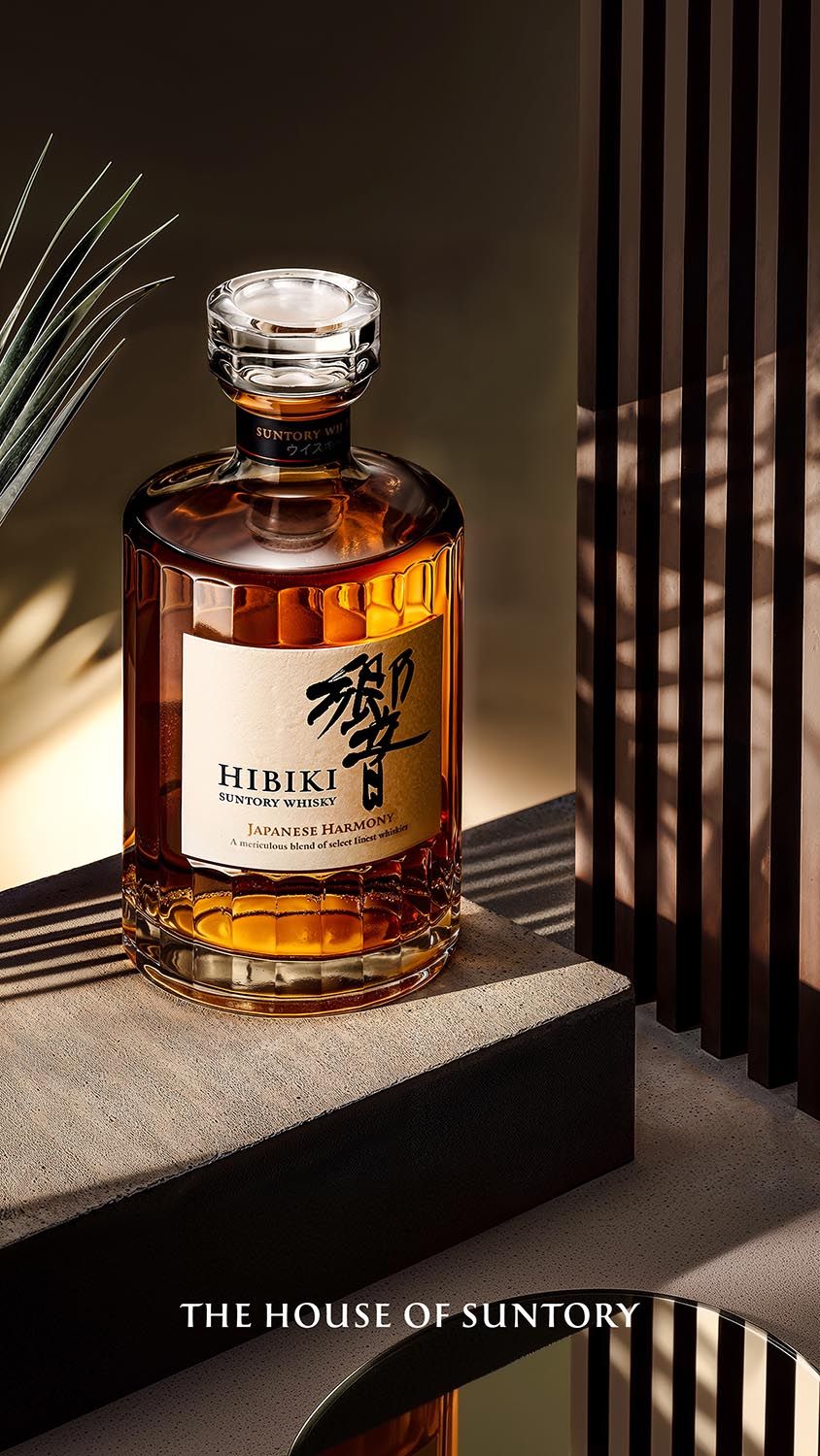 Hibiki vertical social asset with whisky glass and Japanese decor — Chronos Studio.